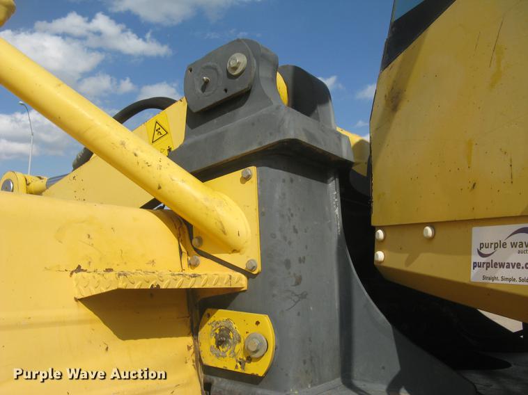image for item DC1307 2005 Komatsu WA380-5L wheel loader