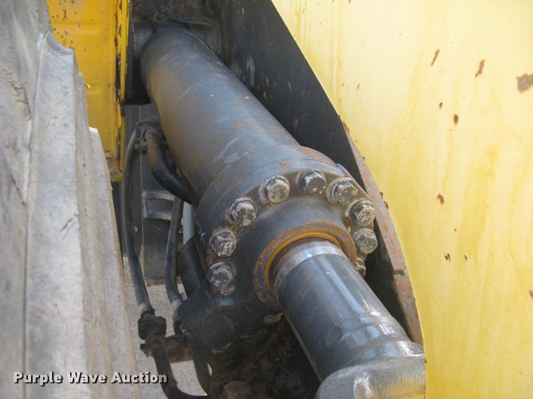 image for item DC1307 2005 Komatsu WA380-5L wheel loader