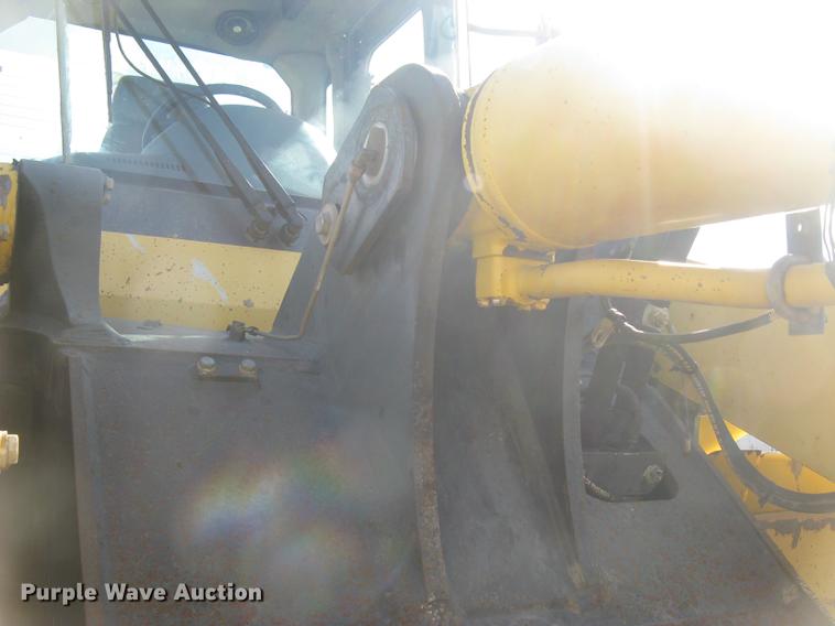image for item DC1307 2005 Komatsu WA380-5L wheel loader