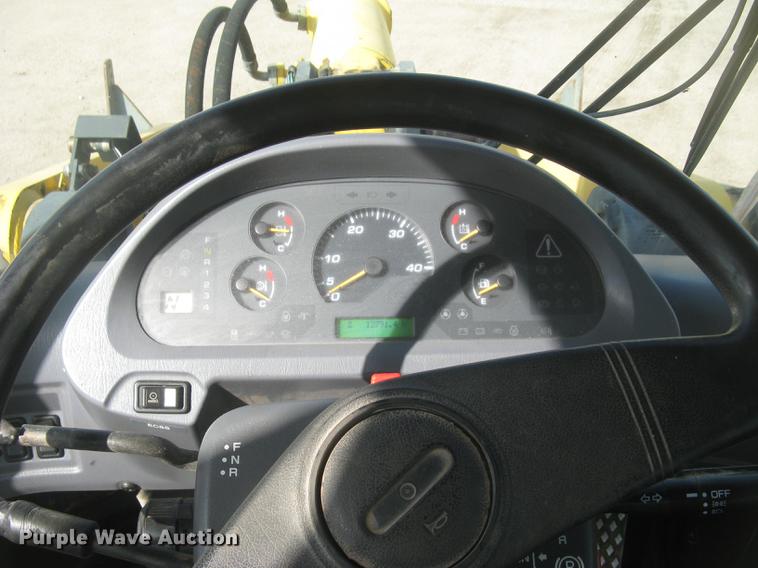 image for item DC1307 2005 Komatsu WA380-5L wheel loader