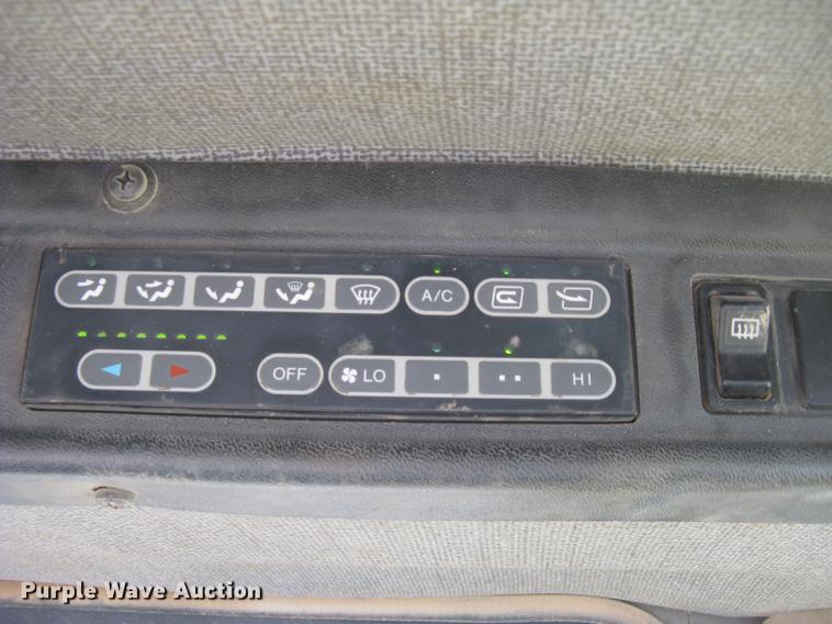 image for item DC1307 2005 Komatsu WA380-5L wheel loader