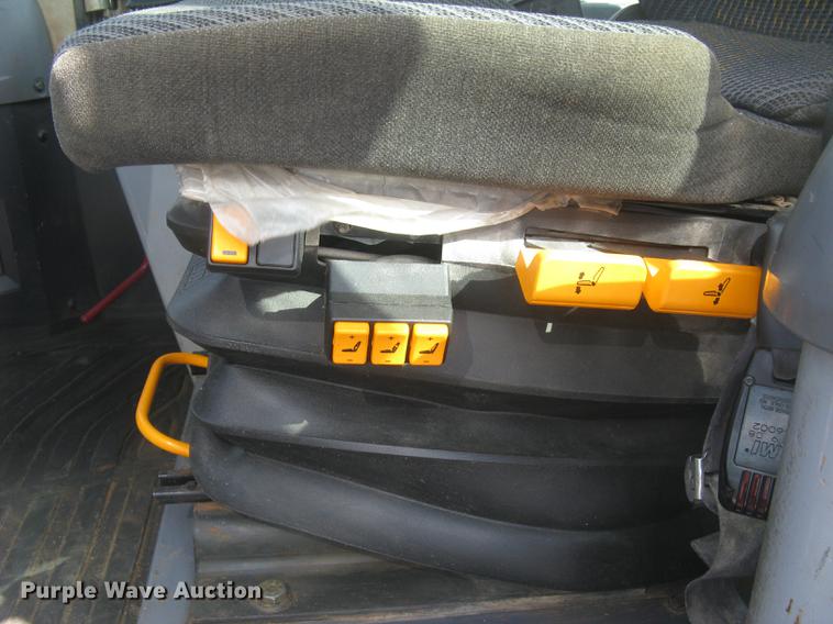 image for item DC1307 2005 Komatsu WA380-5L wheel loader