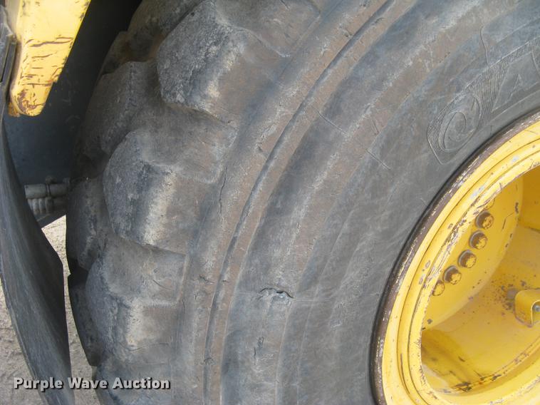 image for item DC1307 2005 Komatsu WA380-5L wheel loader