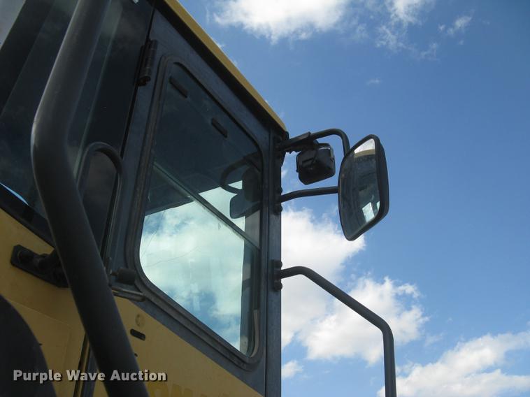 image for item DC1307 2005 Komatsu WA380-5L wheel loader