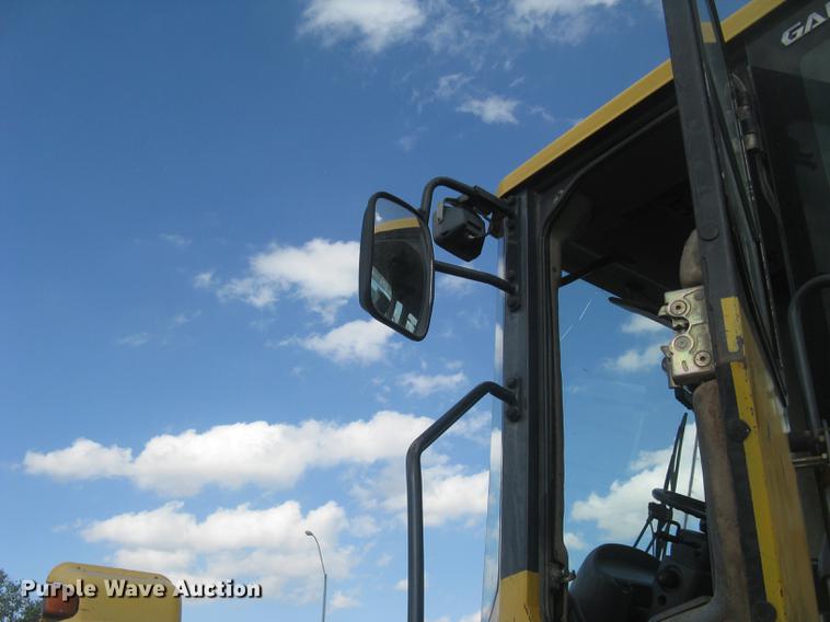 image for item DC1307 2005 Komatsu WA380-5L wheel loader