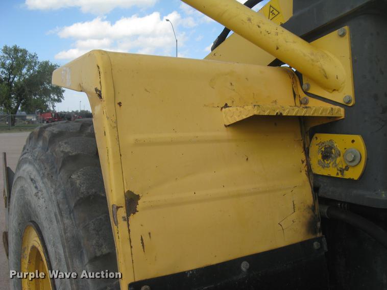image for item DC1307 2005 Komatsu WA380-5L wheel loader