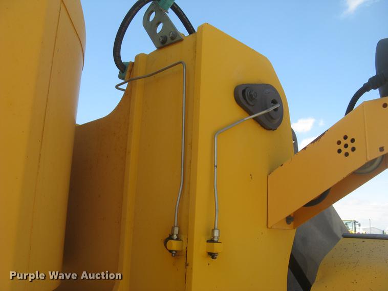 image for item DC1308 2005 Volvo L90E wheel loader