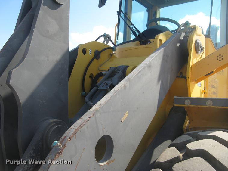 image for item DC1308 2005 Volvo L90E wheel loader