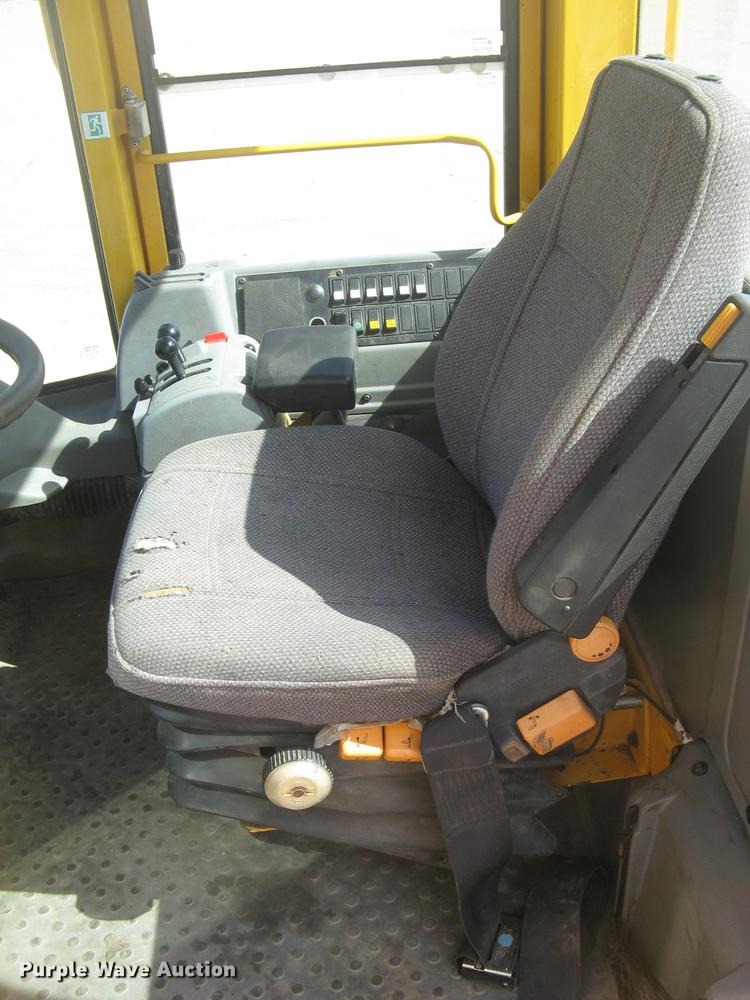 image for item DC1308 2005 Volvo L90E wheel loader