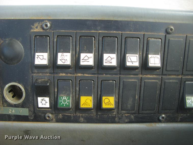 image for item DC1308 2005 Volvo L90E wheel loader