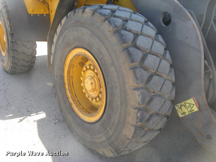 image for item DC1308 2005 Volvo L90E wheel loader