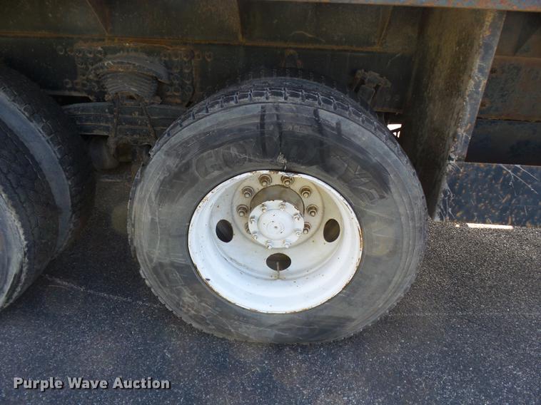 image for item DD2471 2000 Sterling LT9500 crane truck