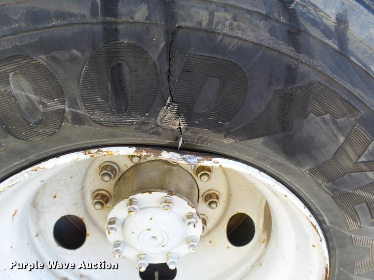 image for item DD2471 2000 Sterling LT9500 crane truck