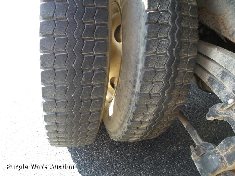 image for item DD2471 2000 Sterling LT9500 crane truck