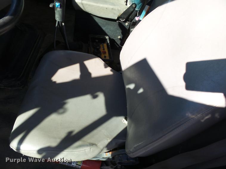 image for item DD2471 2000 Sterling LT9500 crane truck