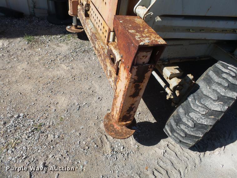 image for item DD2485 1998 Skyjack SJ8831A scissor lift