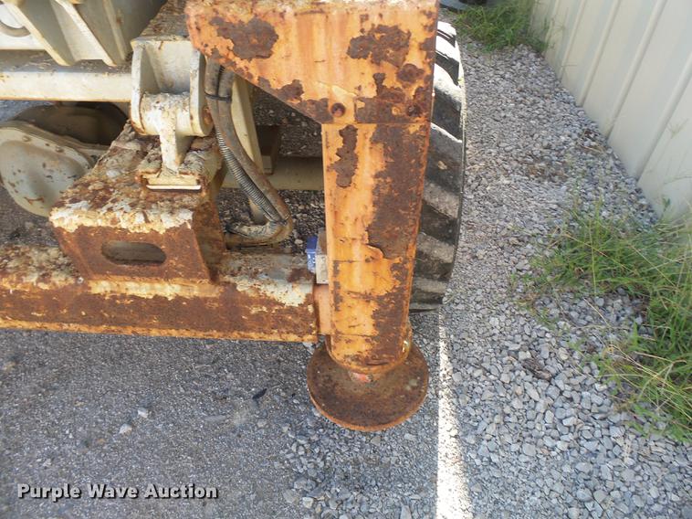 image for item DD2485 1998 Skyjack SJ8831A scissor lift