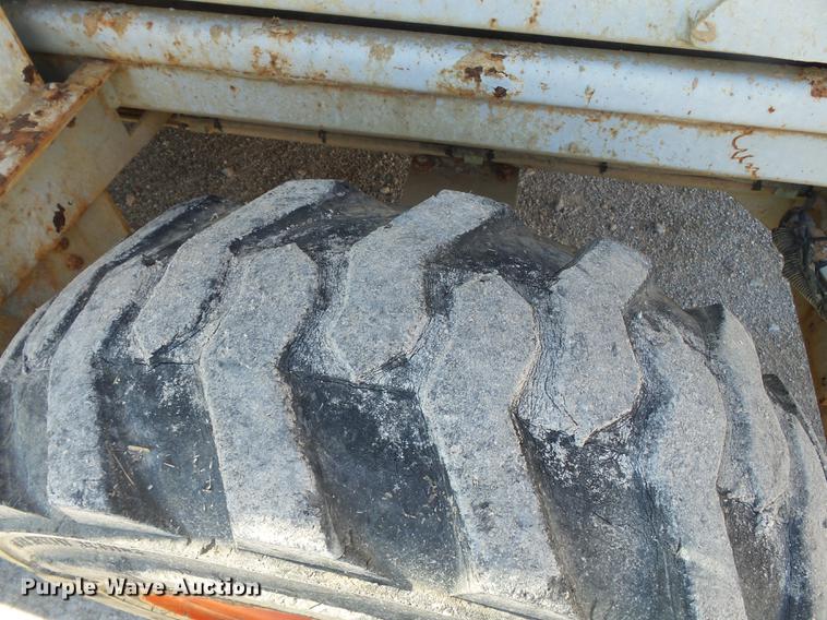 image for item DD2485 1998 Skyjack SJ8831A scissor lift