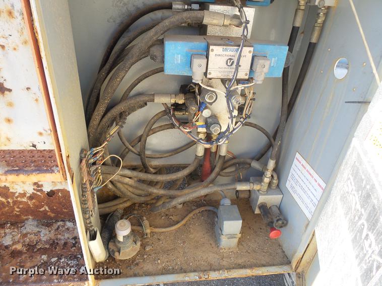 image for item DD2485 1998 Skyjack SJ8831A scissor lift