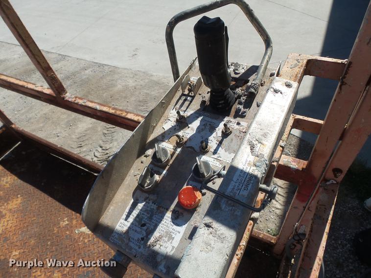 image for item DD2485 1998 Skyjack SJ8831A scissor lift