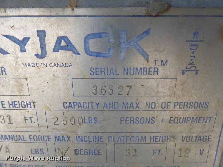 image for item DD2485 1998 Skyjack SJ8831A scissor lift