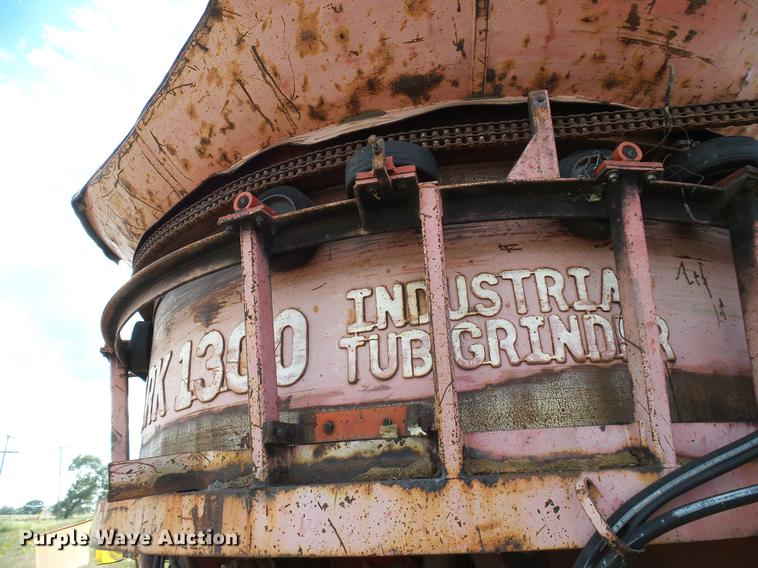 image for item DD5932 1996 Morbark 1300 tub grinder