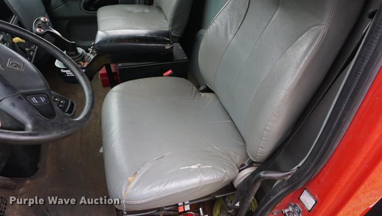 image for item DD6605 2003 International 7400 dump truck