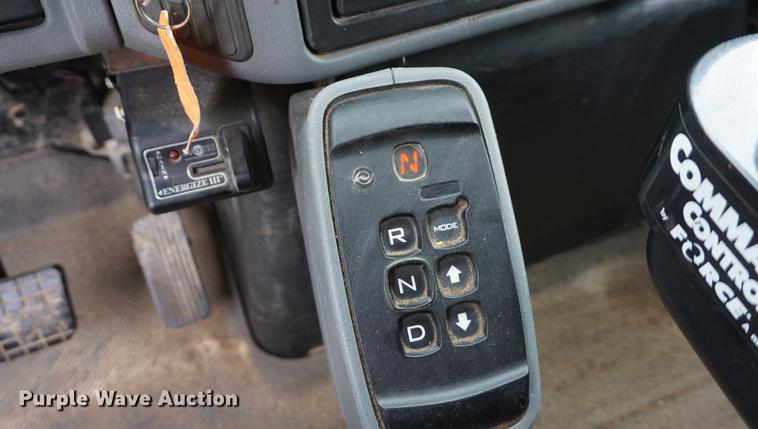 image for item DD6605 2003 International 7400 dump truck