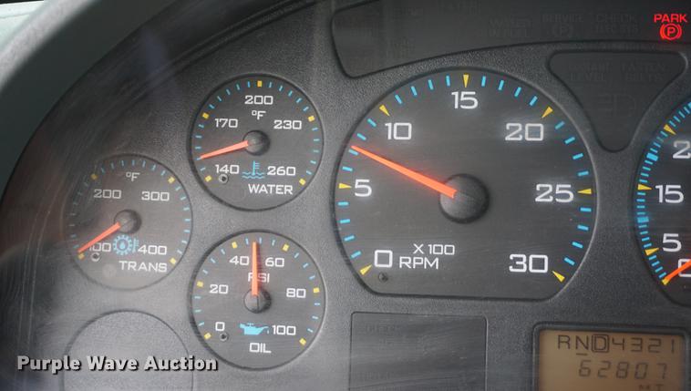 image for item DD6605 2003 International 7400 dump truck