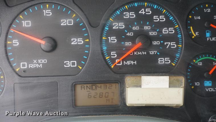 image for item DD6605 2003 International 7400 dump truck