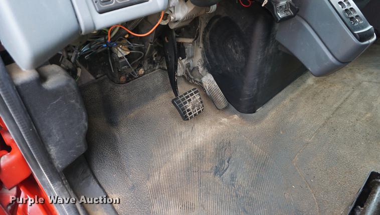 image for item DD6605 2003 International 7400 dump truck