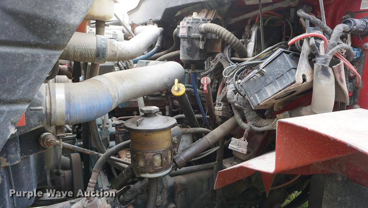 image for item DD6605 2003 International 7400 dump truck