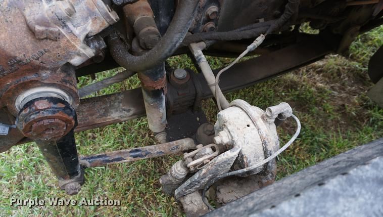 image for item DD6605 2003 International 7400 dump truck