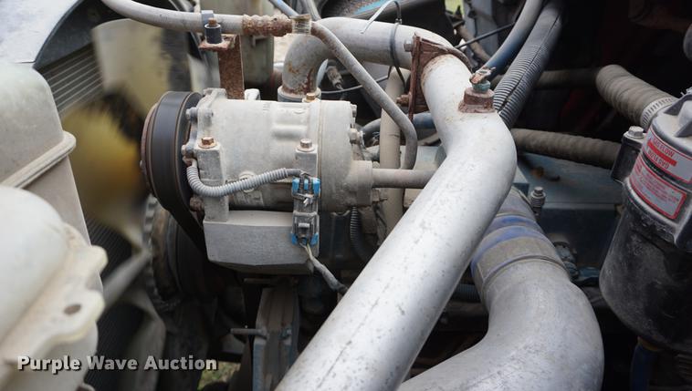 image for item DD6605 2003 International 7400 dump truck