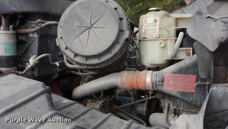 image for item DD6605 2003 International 7400 dump truck