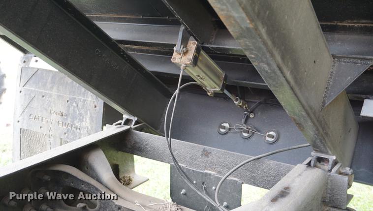 image for item DD6605 2003 International 7400 dump truck