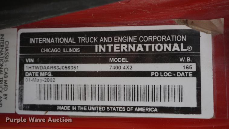 image for item DD6605 2003 International 7400 dump truck