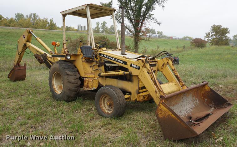 image for item DD6627 International 260A backhoe