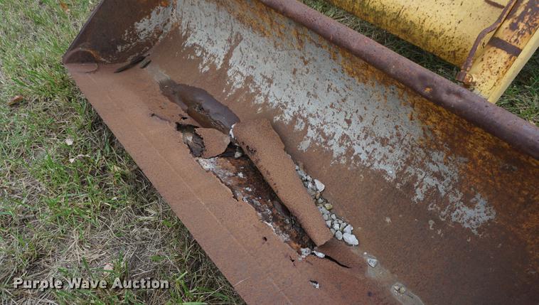 image for item DD6627 International 260A backhoe