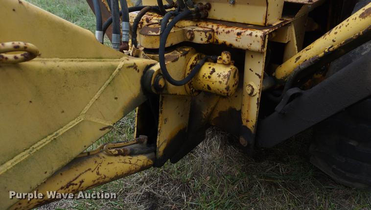 image for item DD6627 International 260A backhoe