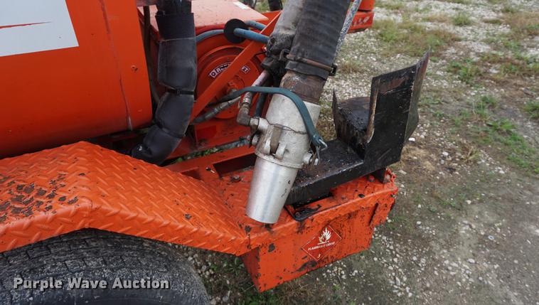 image for item DD6632 2008 Crafco Magnum spray injection patcher