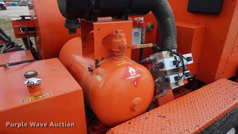 image for item DD6632 2008 Crafco Magnum spray injection patcher