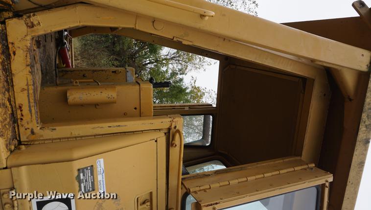 image for item DD6643 1974 Caterpillar 955L track loader