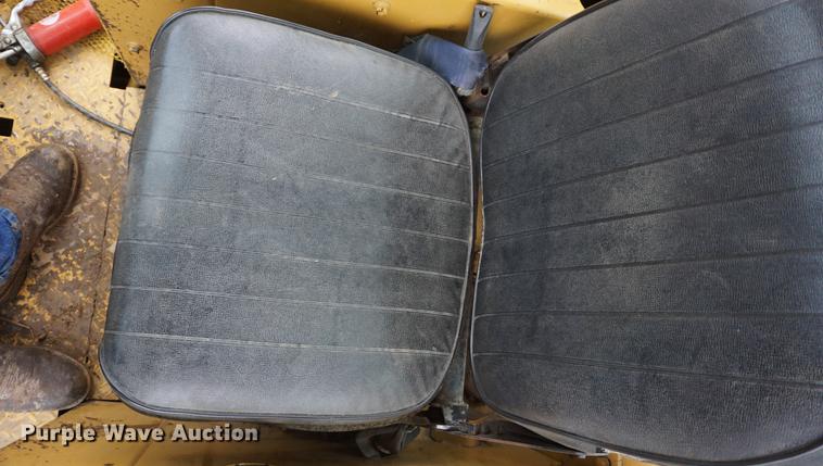 image for item DD6643 1974 Caterpillar 955L track loader