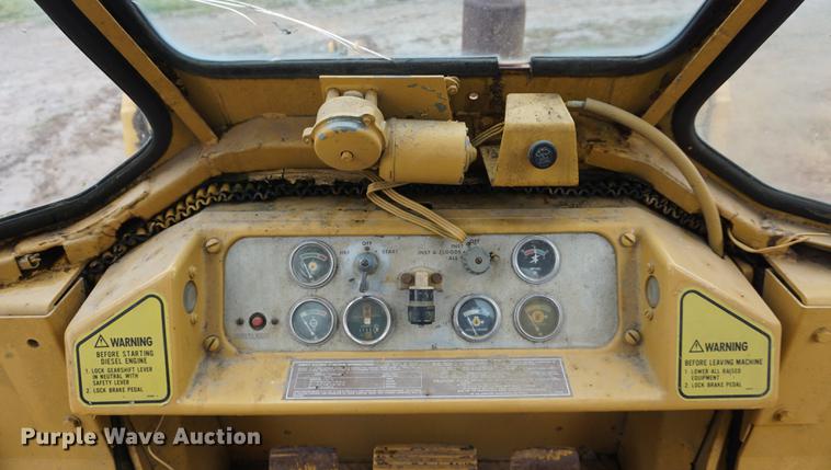 image for item DD6643 1974 Caterpillar 955L track loader