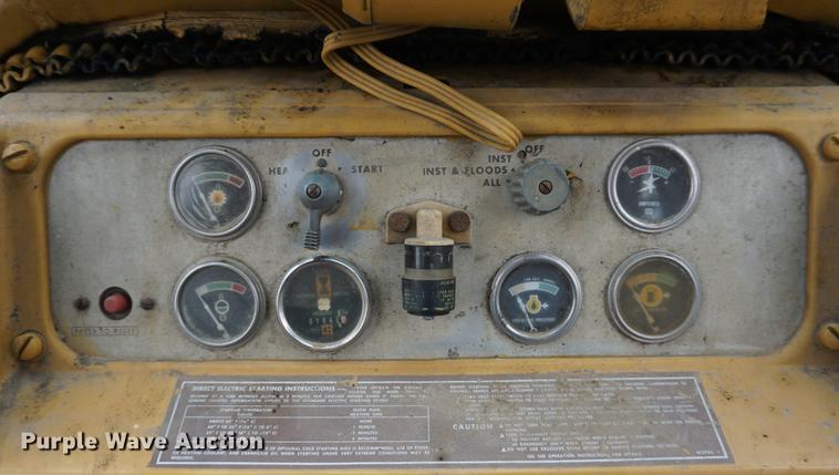 image for item DD6643 1974 Caterpillar 955L track loader