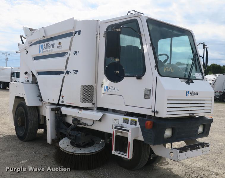 image for item DE3830 2009 Allianz MX450 street sweeper