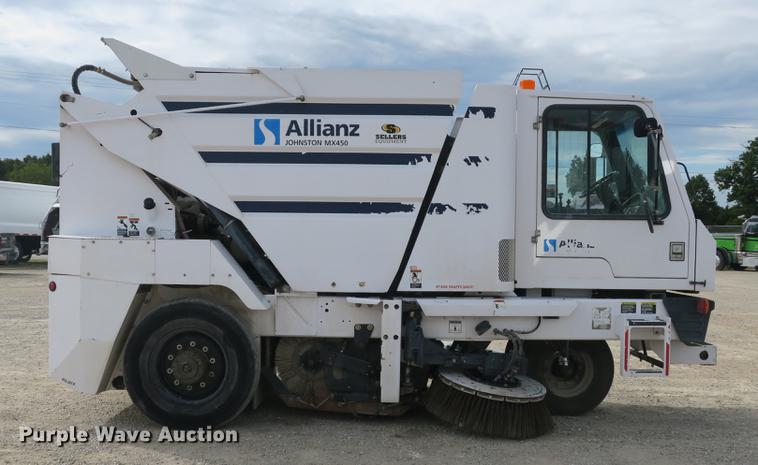 image for item DE3830 2009 Allianz MX450 street sweeper