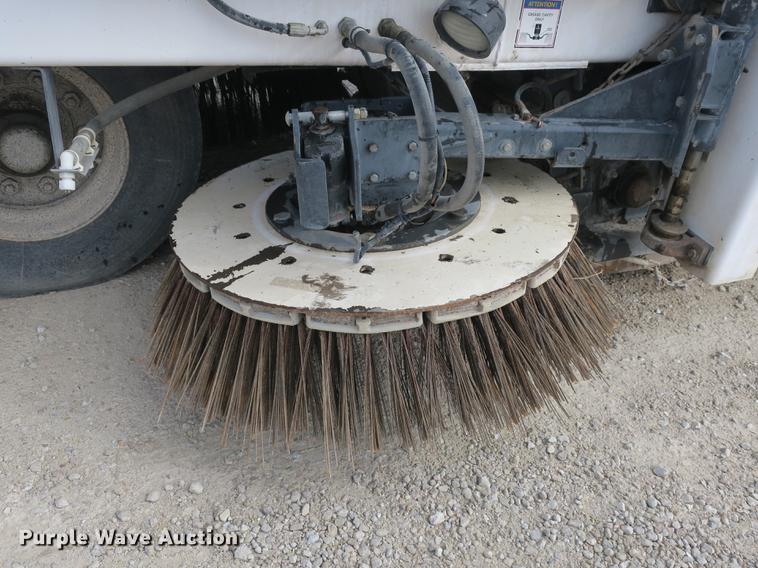 image for item DE3830 2009 Allianz MX450 street sweeper