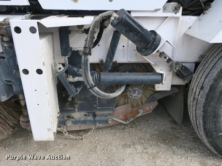 image for item DE3830 2009 Allianz MX450 street sweeper